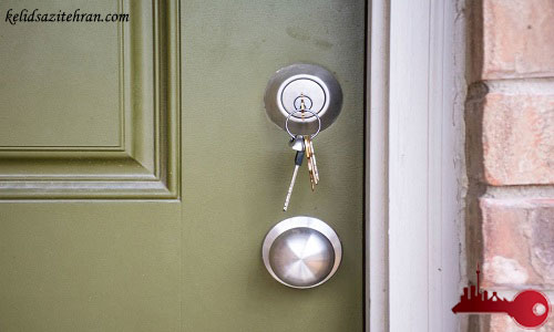 قفل و کلید معمولی خانگی